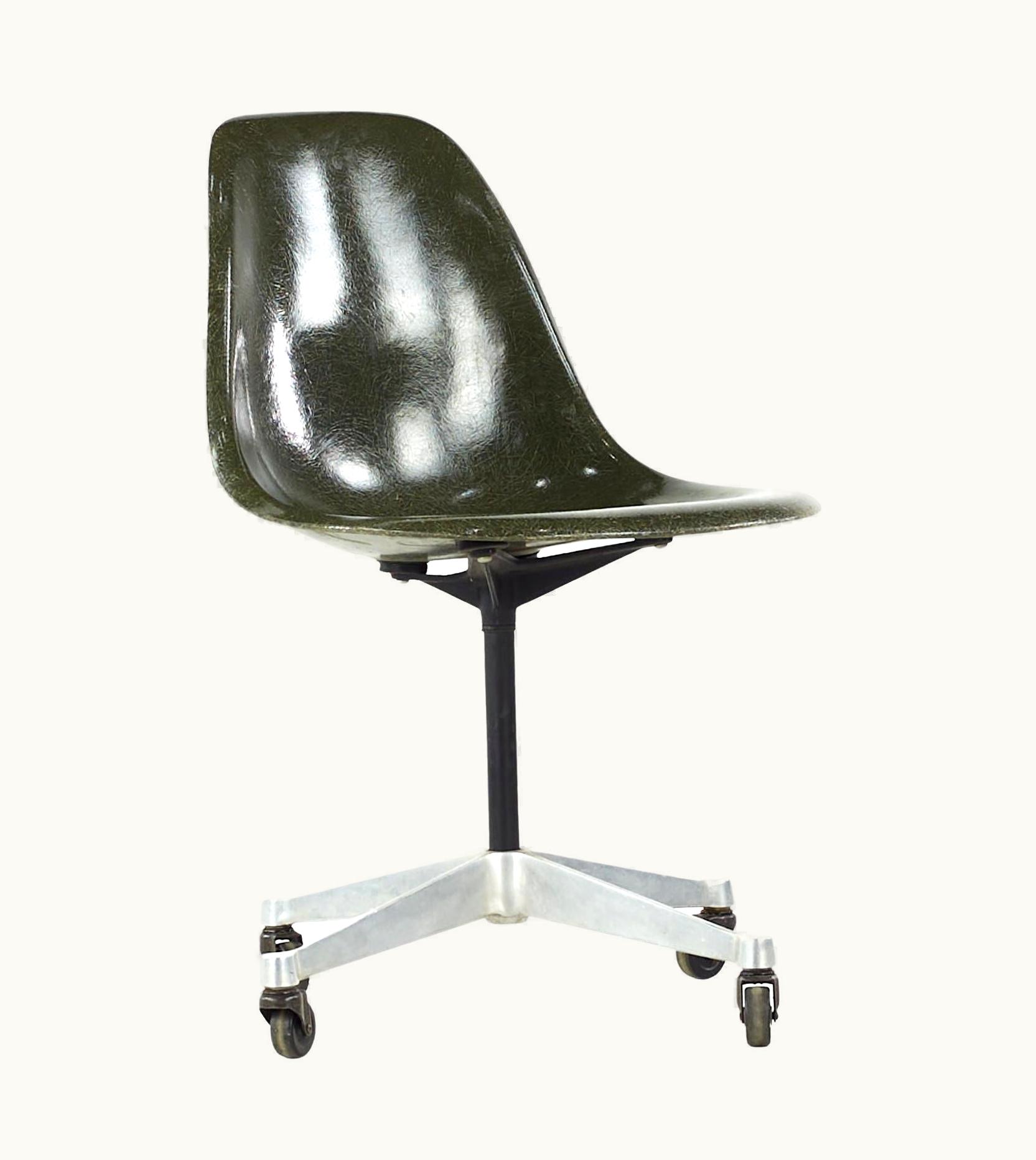 Charles and Ray Eames Charles and Ray Eames Charles And Ray Eames For Herman Miller MCM Fiberglass Wheeled Shell Chair UZ0189132